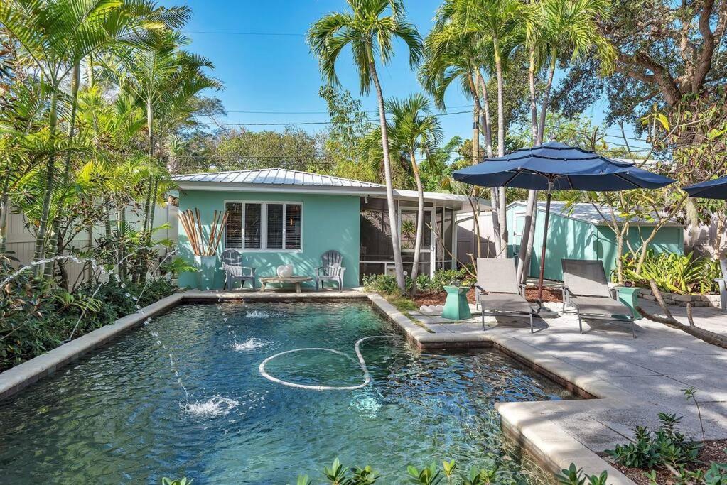 Charming Studio W Pool One Mile To Beach Pets Welcome Lake Worth Beach Bagian luar foto