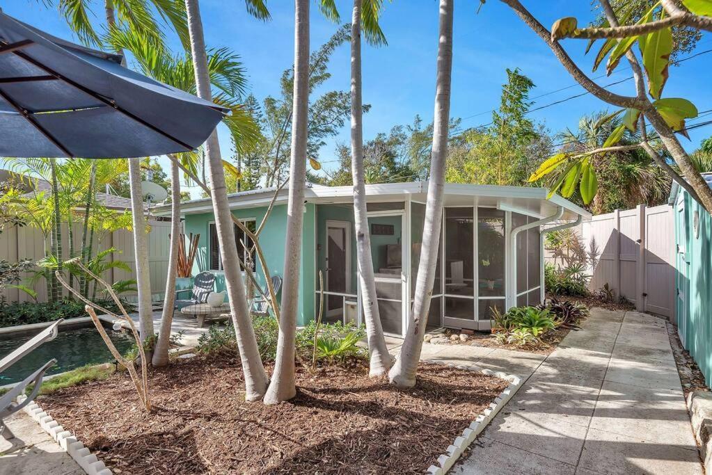Charming Studio W Pool One Mile To Beach Pets Welcome Lake Worth Beach Bagian luar foto