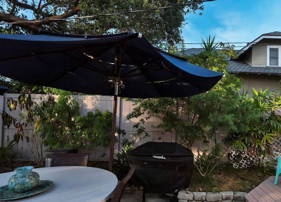 Charming Studio W Pool One Mile To Beach Pets Welcome Lake Worth Beach Bagian luar foto