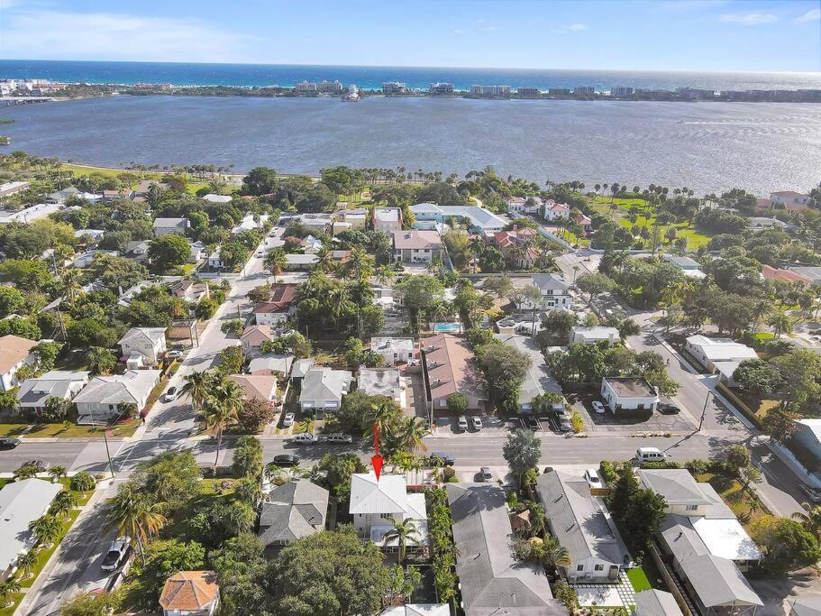 Charming Studio W Pool One Mile To Beach Pets Welcome Lake Worth Beach Bagian luar foto